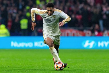 Madrid, İspanya - 18 Ocak 2024: Atletico de Madrid ile Real Madrid arasında yapılan Copa del Rey maçı. Oyun sırasında Judd Bellinghan. Futbolcular. Madrid Derbisi.