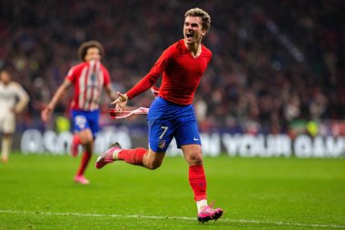 Madrid, İspanya - 18 Ocak 2024: Atletico de Madrid ile Real Madrid arasında yapılan Copa del Rey maçı. Antoine Griezmann gol attı. Futbolcular. Madrid Derbisi.