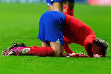 Madrid, İspanya - 18 Ocak 2024: Atletico de Madrid ile Real Madrid arasında yapılan Copa del Rey maçı. Antoine Griezmann gol attı. Futbolcular. Madrid Derbisi.