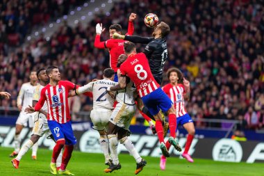 Madrid, İspanya - 18 Ocak 2024: Atletico de Madrid ile Real Madrid arasında yapılan Copa del Rey maçı. Futbolcular. Madrid Derbisi.