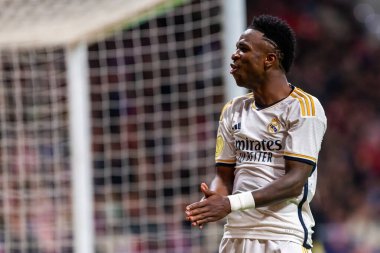 Madrid, İspanya - 18 Ocak 2024: Atletico de Madrid ile Real Madrid arasında yapılan Copa del Rey maçı. Maç sırasında Vinicius Jr. Futbolcular. Madrid Derbisi.
