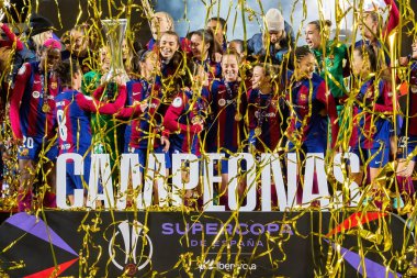 Madrid, İspanya - 20 Ocak 2024: FC Barcelona ve Levante F.C. Barselona, Süper Kupa şampiyonu. Barselona oyuncuları. Futbol şampiyonları.