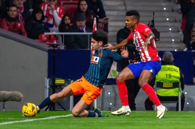 Madrid, İspanya - 28 Ocak 2024: Atletico de Madrid ve Valencia F.C. Valencia oyuncuları. Atletico de Madrid için zafer.