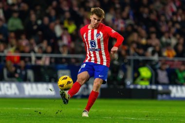 Madrid, İspanya - 28 Ocak 2024: Atletico de Madrid ve Valencia F.C. Colchonero takım oyuncuları. Atletico de Madrid için zafer.