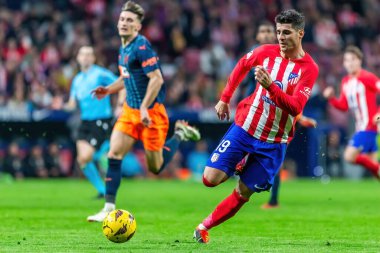 Madrid, İspanya - 28 Ocak 2024: Atletico de Madrid ve Valencia F.C. Colchonero takım oyuncuları. Atletico de Madrid için zafer.