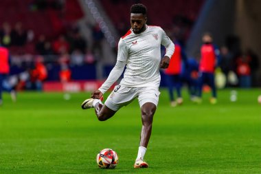 Madrid, İspanya - 7 Şubat 2024: Madrid 'de Atletico de Madrid ile Atletico de Bilbao arasında oynanan Copa del Rey yarı final maçı. Athletico de Bilbao için zafer. Top Laki Williams 'ta..