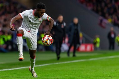 Madrid, İspanya - 7 Şubat 2024: Madrid 'de Atletico de Madrid ile Atletico de Bilbao arasında oynanan Copa del Rey yarı final maçı. Athletico de Bilbao için zafer. Top Laki Williams 'ta..