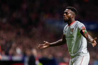 Madrid, İspanya - 7 Şubat 2024: Madrid 'de Atletico de Madrid ile Atletico de Bilbao arasında oynanan Copa del Rey yarı final maçı. Athletico de Bilbao için zafer. Top Laki Williams 'ta..