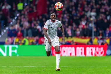 Madrid, İspanya - 7 Şubat 2024: Madrid 'de Atletico de Madrid ile Atletico de Bilbao arasında oynanan Copa del Rey yarı final maçı. Athletico de Bilbao için zafer. Top Laki Williams 'ta..