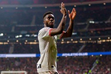 Madrid, İspanya - 7 Şubat 2024: Madrid 'de Atletico de Madrid ile Atletico de Bilbao arasında oynanan Copa del Rey yarı final maçı. Athletico de Bilbao için zafer. Top Laki Williams 'ta..