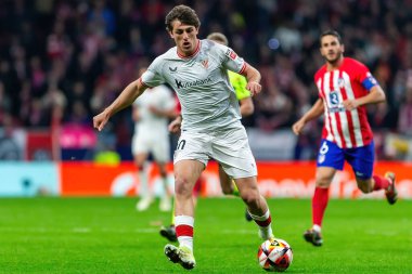 Madrid, İspanya - 7 Şubat 2024: Madrid 'de Atletico de Madrid ile Atletico de Bilbao arasında oynanan Copa del Rey yarı final maçı. Athletico de Bilbao için zafer. Futbolcular