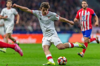 Madrid, İspanya - 7 Şubat 2024: Madrid 'de Atletico de Madrid ile Atletico de Bilbao arasında oynanan Copa del Rey yarı final maçı. Athletico de Bilbao için zafer. Futbolcular