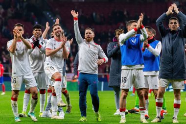 Madrid, İspanya - 7 Şubat 2024: Madrid 'de Atletico de Madrid ile Atletico de Bilbao arasında oynanan Copa del Rey yarı final maçı. Athletico de Bilbao için zafer. Futbolcular