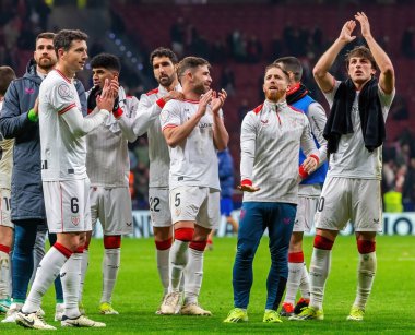 Madrid, İspanya - 7 Şubat 2024: Madrid 'de Atletico de Madrid ile Atletico de Bilbao arasında oynanan Copa del Rey yarı final maçı. Athletico de Bilbao için zafer. Futbolcular