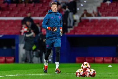 Madrid, İspanya - 7 Şubat 2024: Madrid 'de Atletico de Madrid ile Atletico de Bilbao arasında oynanan Copa del Rey yarı final maçı. Athletico de Bilbao için zafer. Unai Simn topu aldı..