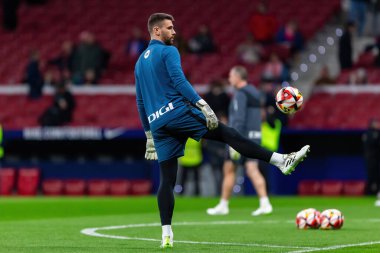 Madrid, İspanya - 7 Şubat 2024: Madrid 'de Atletico de Madrid ile Atletico de Bilbao arasında oynanan Copa del Rey yarı final maçı. Athletico de Bilbao için zafer. Unai Simn topu aldı..