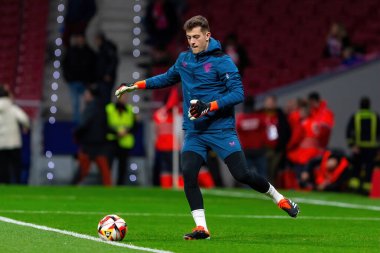 Madrid, İspanya - 7 Şubat 2024: Madrid 'de Atletico de Madrid ile Atletico de Bilbao arasında oynanan Copa del Rey yarı final maçı. Athletico de Bilbao için zafer. Unai Simn topu aldı..
