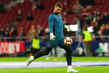 Madrid, İspanya - 7 Şubat 2024: Madrid 'de Atletico de Madrid ile Atletico de Bilbao arasında oynanan Copa del Rey yarı final maçı. Athletico de Bilbao için zafer. Unai Simn topu aldı..