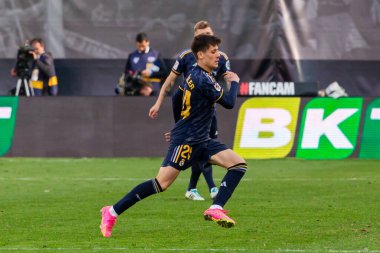 Madrid, İspanya - 18 Şubat 2024: Rayo Vallecano ve Real Madrid arasındaki lig maçı başkentte oynandı. Maç sırasında Burn Güler. Madrid Derbisi. Profesyonel futbolcular.