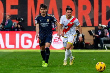 Madrid, İspanya - 18 Şubat 2024: Rayo Vallecano ve Real Madrid arasındaki lig maçı başkentte oynandı. Maç sırasında Brahim. Madrid Derbisi. Profesyonel futbolcular.