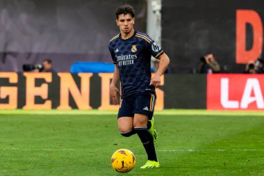Madrid, İspanya - 18 Şubat 2024: Rayo Vallecano ve Real Madrid arasındaki lig maçı başkentte oynandı. Maç sırasında Brahim. Madrid Derbisi. Profesyonel futbolcular.
