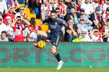 Madrid, İspanya - 18 Şubat 2024: Rayo Vallecano ve Real Madrid arasındaki lig maçı başkentte oynandı. Madrid Derbisi. Profesyonel futbolcular.