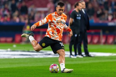 Madrid, İspanya... 13 Mart 2024 Atletico Madrid ve Inter Milan arasında oynanan 16 rauntluk maç. Top Lautaro Martinez 'de. Arjantinli oyuncu. .