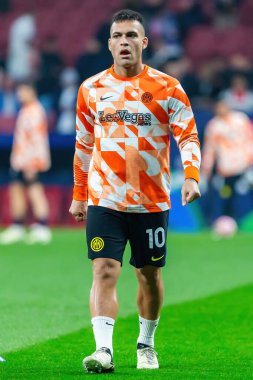 Madrid, İspanya... 13 Mart 2024 Atletico Madrid ve Inter Milan arasında oynanan 16 rauntluk maç. Top Lautaro Martinez 'de. Arjantinli oyuncu. .