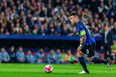 Madrid, İspanya... 13 Mart 2024 Atletico Madrid ve Inter Milan arasında oynanan 16 rauntluk maç. Top Lautaro Martinez 'de. Arjantinli oyuncu. .