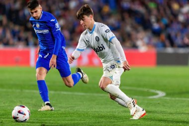 Madrid, İspanya - 16 Mart 2024: Getafe FC ile Girona FC arasında oynanan lig maçı Madrid 'de oynandı. Futbolcular. Profesyonel lig. Zafer kazanın.