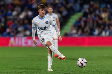 Madrid, İspanya - 16 Mart 2024: Getafe FC ile Girona FC arasında oynanan lig maçı Madrid 'de oynandı. Futbolcular. Profesyonel lig. Zafer kazanın.