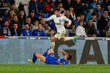 Madrid, İspanya - 16 Mart 2024: Getafe FC ile Girona FC arasında oynanan lig maçı Madrid 'de oynandı. Futbolcular. Profesyonel lig. Zafer kazanın.