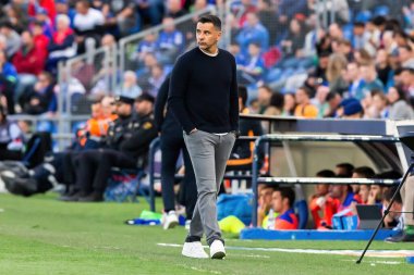 Madrid, İspanya - 16 Mart 2024: Getafe FC ile Girona FC arasında oynanan lig maçı Madrid 'de oynandı. Michel, koç. Profesyonel lig. Futbolcular.