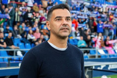 Madrid, İspanya - 16 Mart 2024: Getafe FC ile Girona FC arasında oynanan lig maçı Madrid 'de oynandı. Michel, koç. Profesyonel lig. Futbolcular.