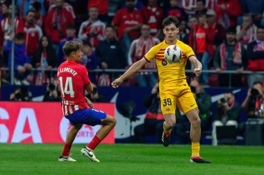 Madrid, İspanya - 17 Mart 2024: Madrid 'de Atletico de Madrid ile Barcelona FC arasında oynanan lig maçı. Katalan takımı için zafer.