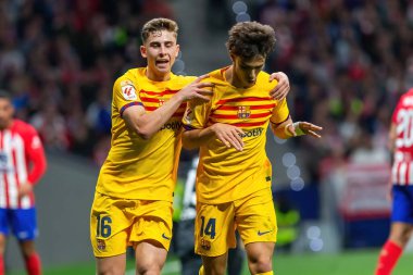 Madrid, İspanya - 17 Mart 2024: Madrid 'de Atletico de Madrid ile Barcelona FC arasında oynanan lig maçı. Katalan takımı için zafer.