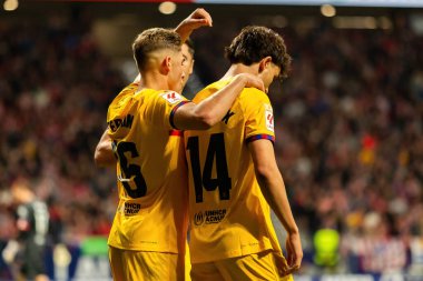 Madrid, İspanya - 17 Mart 2024: Madrid 'de Atletico de Madrid ile Barcelona FC arasında oynanan lig maçı. Katalan takımı için zafer.