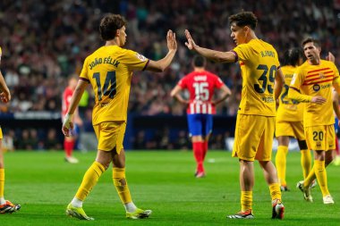 Madrid, İspanya - 17 Mart 2024: Madrid 'de Atletico de Madrid ile Barcelona FC arasında oynanan lig maçı. Katalan takımı için zafer.