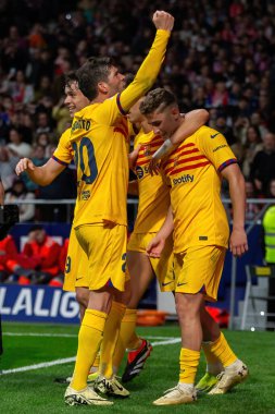 Madrid, İspanya - 17 Mart 2024: Madrid 'de Atletico de Madrid ile Barcelona FC arasında oynanan lig maçı. Katalan takımı için zafer. Fermin 'in golü. Futbolcular.