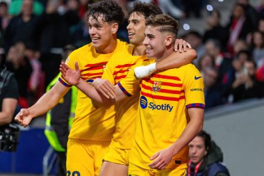 Madrid, İspanya - 17 Mart 2024: Madrid 'de Atletico de Madrid ile Barcelona FC arasında oynanan lig maçı. Katalan takımı için zafer. Fermin 'in golü. Futbolcular.