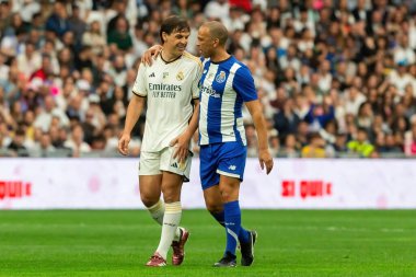 Madrid, İspanya - 23 Mart 2024: Santiago Bernabeu 'da Real Madrid Leyendaa ve Porto Vintage arasında dayanışma maçı. Gerçek Madrid efsaneleri maçta karşılaşır.