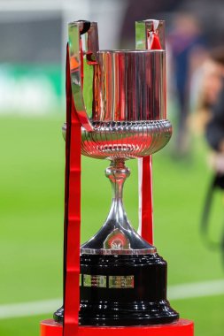 Seville, İspanya - 6 Nisan 2024: Athletic Club de Bilbao ile Real Mallorca arasındaki Copa del Rey futbol maçının finali. Atletizm oyuncuları zaferi kutluyor.