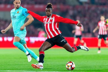 Seville, İspanya - 6 Nisan 2024: Athletic Club de Bilbao ile Real Mallorca arasındaki Copa del Rey futbol maçının finali. Bilbao Atletizm Kulübü için zafer. Nico Williams futbol oyuncusu.