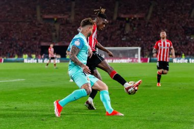 Seville, İspanya - 6 Nisan 2024: Athletic Club de Bilbao ile Real Mallorca arasındaki Copa del Rey futbol maçının finali. Bilbao Atletizm Kulübü için zafer. Nico Williams futbol oyuncusu.