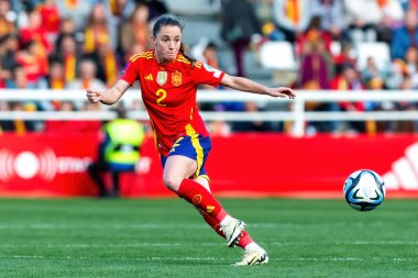 Burgos, İspanya - 9 Nisan 2024: İspanyol bayan futbol takımı ile Çek Cumhuriyeti arasında Burgos 'ta oynanan maç. Dünya şampiyonu. Kadın futbolcular. Kadın Futbolu.