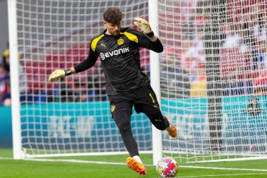 Madrid, İspanya - 10 Nisan 2024: Atletico de Madrid ve Borussia Dortmund arasında Şampiyonlar Ligi maçı. Alman takım oyuncuları. Avrupa futbolu. Şampiyonlar Ligi çeyrek finalleri.