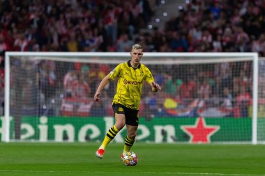 Madrid, İspanya - 10 Nisan 2024: Atletico de Madrid ve Borussia Dortmund arasında Şampiyonlar Ligi maçı. Alman takım oyuncuları. Avrupa futbolu. Şampiyonlar Ligi çeyrek finalleri.