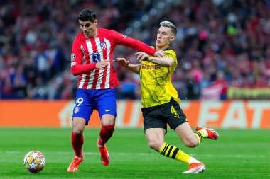 Madrid, İspanya - 10 Nisan 2024: Atletico de Madrid ve Borussia Dortmund arasında Şampiyonlar Ligi maçı. Alman takım oyuncuları. Avrupa futbolu. Şampiyonlar Ligi çeyrek finalleri.