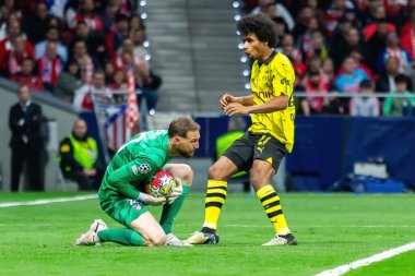 Madrid, İspanya - 10 Nisan 2024: Atletico de Madrid ve Borussia Dortmund arasında Şampiyonlar Ligi maçı. Alman takım oyuncuları. Avrupa futbolu. Şampiyonlar Ligi çeyrek finalleri.