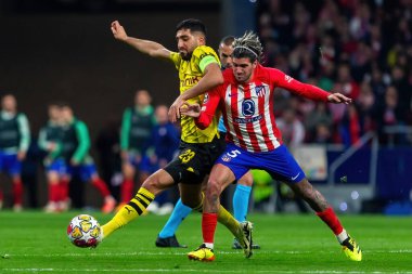 Madrid, İspanya - 10 Nisan 2024: Atletico de Madrid ve Borussia Dortmund arasında Şampiyonlar Ligi maçı. Alman takım oyuncuları. Avrupa futbolu. Şampiyonlar Ligi çeyrek finalleri.